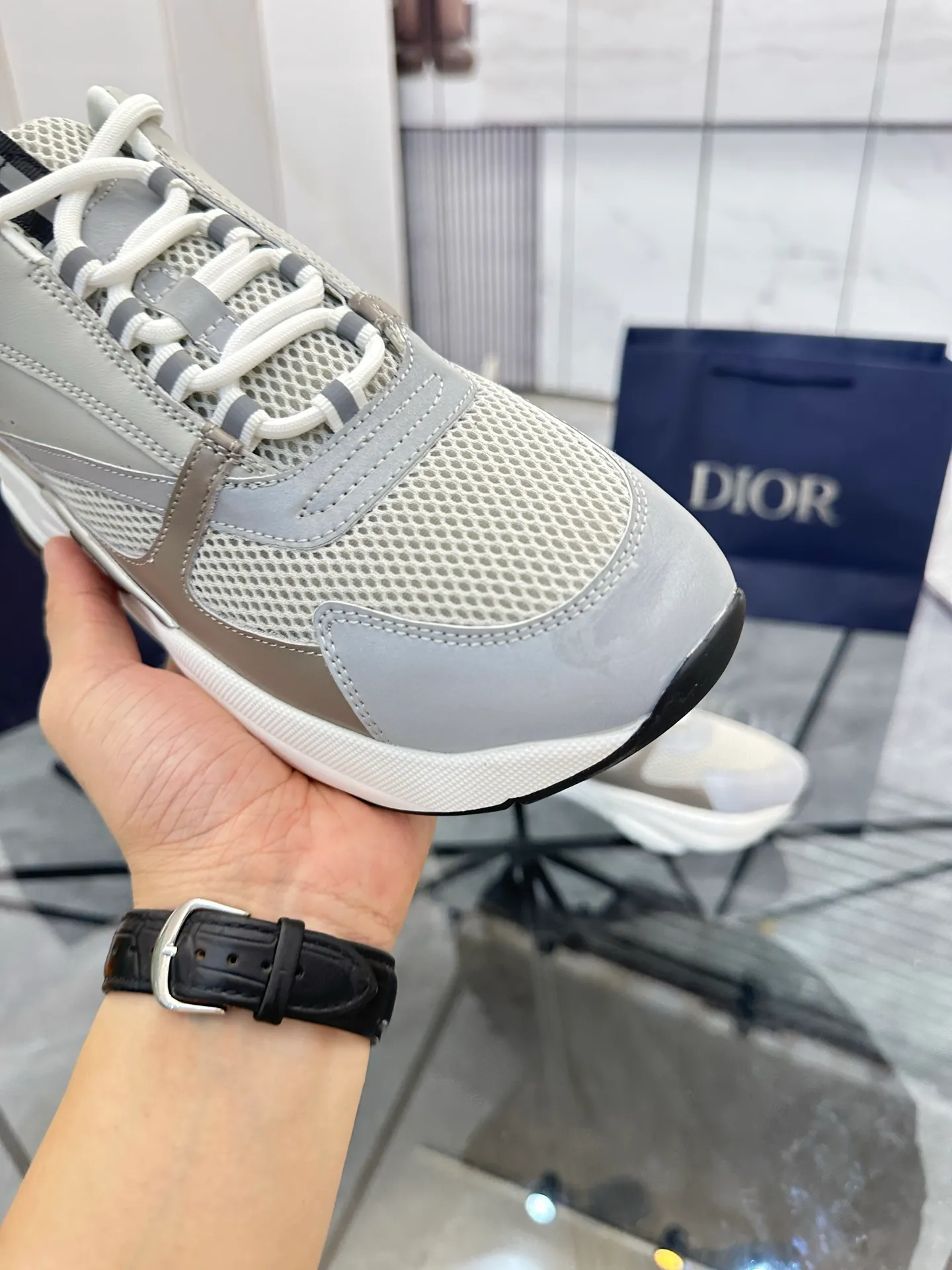 Men's shoes: 💰P460¥ Ready in Guangzhou, fully packaged Product trademark: Dior* "Dior*" low-top casual shoes Regular size: 38-46 (can be customized to 47) B22 Product materials: imported cowhide leather upper spliced ​​with original fabric, breathable lining, original outsole. Number: 920